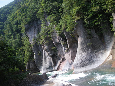 16.吹割の滝下流