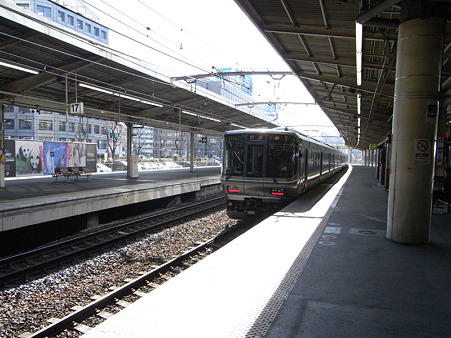 223系(新大阪駅)