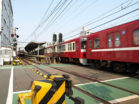 2100形+2000形(神奈川新町)