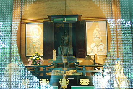 深大寺 金銅釈迦如来倚像