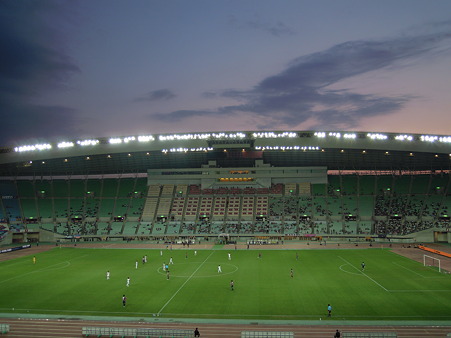 夕暮れとスタジアムとサッカーと。