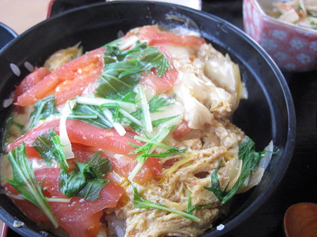 チーズトマト丼